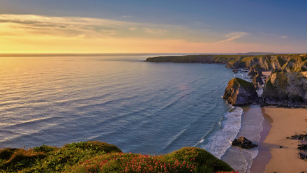 Panoramic view of Cornwall's coastline Shutterstock_1665201811_low res.jpg